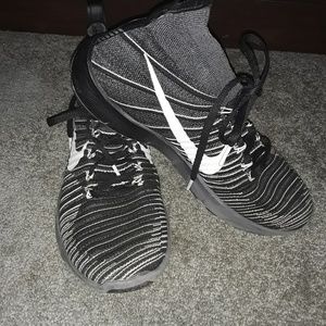 Nike Lift Run Jump Cut Sneakers